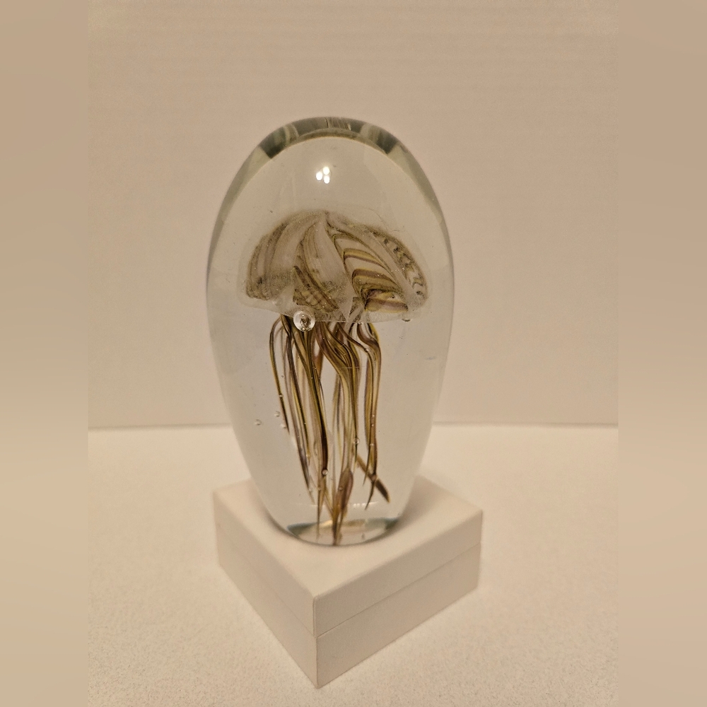 Dynasty Gallery Jellyfish Sculpure.